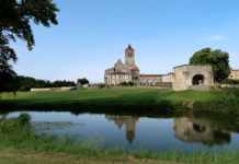 L’abbaye de Sablonceaux – Un trésor de l’art roman en Charente-Maritime